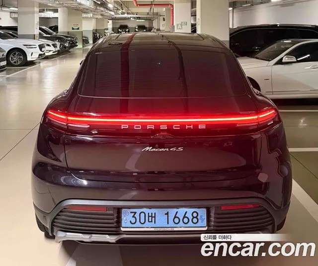 Porsche Macan — Фото автомобиля 3