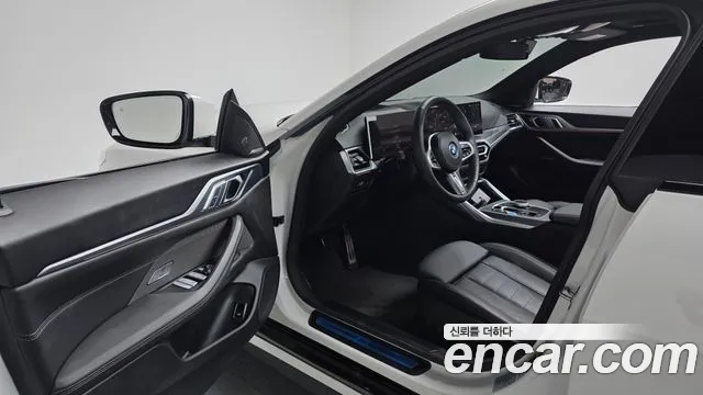 BMW i4 — Фото автомобиля 9