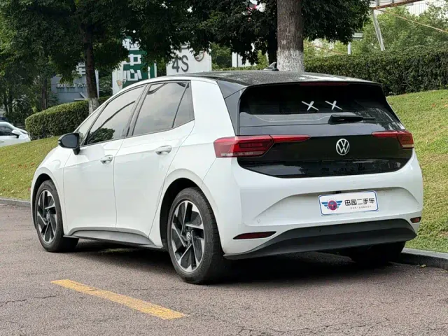 Volkswagen ID.3 — Фото автомобиля 4