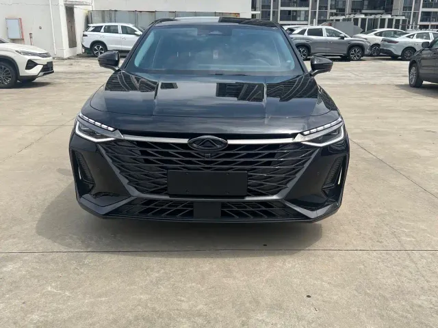 Chery Arrizo 8 2024 High-Performance 2.0T DCT Royal — Фото автомобиля 2