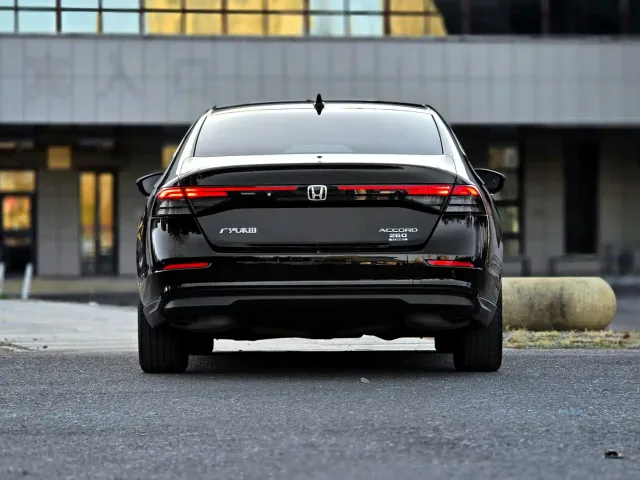Honda Accord — Фото автомобиля 5