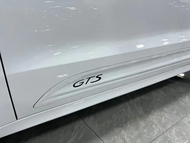Porsche Macan — Фото автомобиля 24