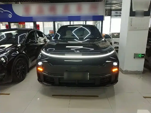 Li Auto L7 — Фото автомобиля 2