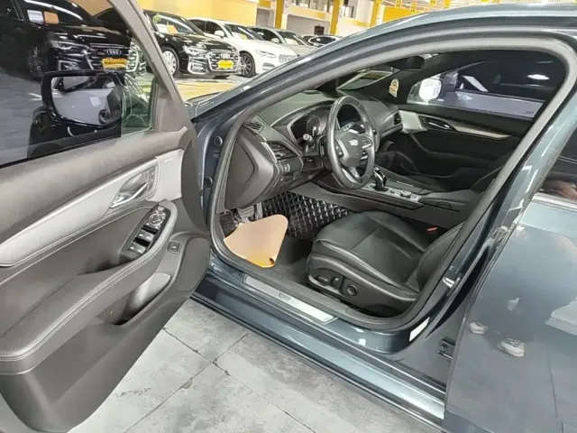 Cadillac CT5 — Фото автомобиля 15