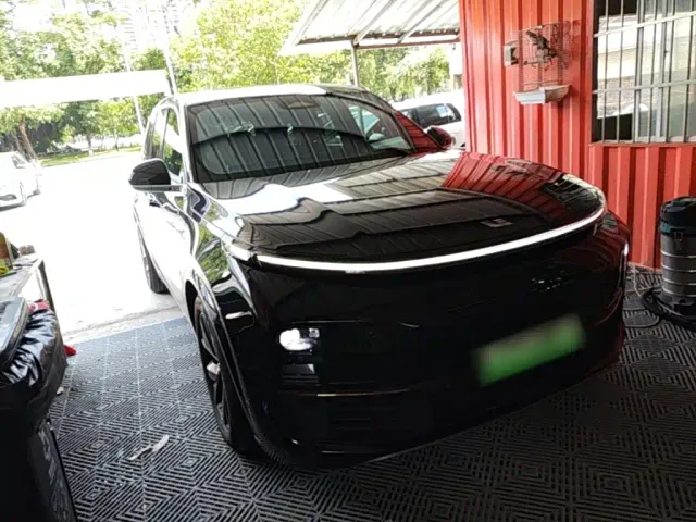 Li Auto L8 — Фото автомобиля 3