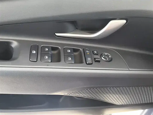 Hyundai Elantra — Фото автомобиля 4