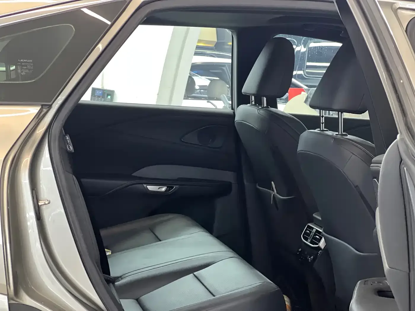 Lexus Lexus RX 2025 300 4WD Premium Edition — Фото автомобиля 12