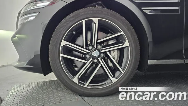 Genesis G80 Бензин 2.5 турбо AWD — Фото автомобиля 4