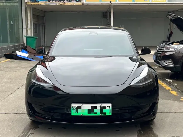 Фотография автомобиля — Tesla Model 3