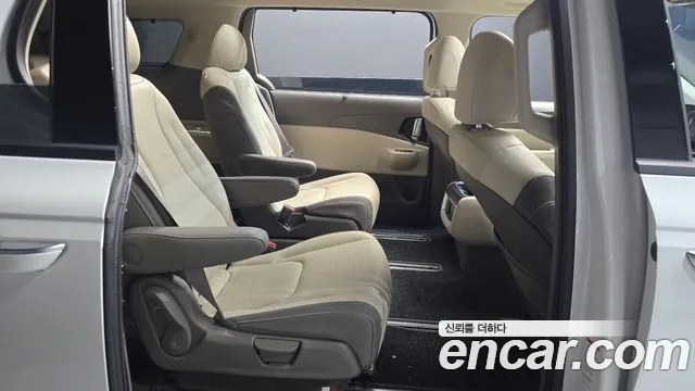 Kia Carnival 4th Gen — Фото автомобиля 17