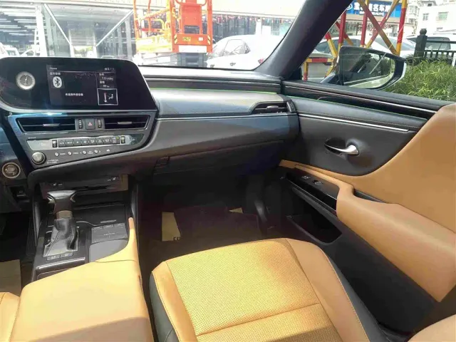 Lexus ES — Фото автомобиля 19
