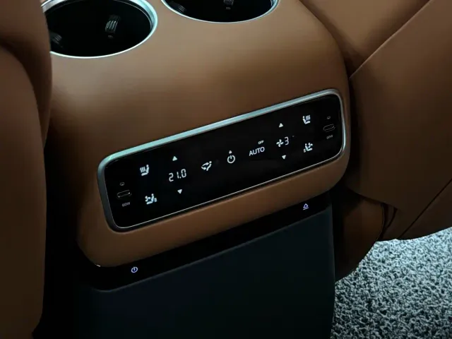Li Auto L9 — Фото автомобиля 16