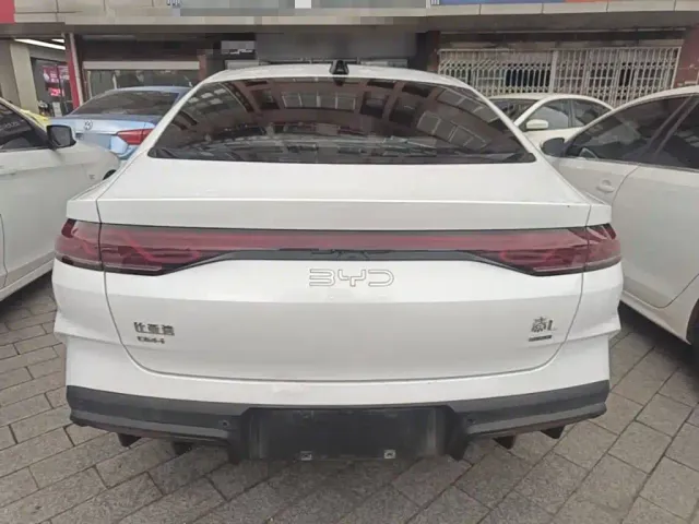 BYD Qin L — Фото автомобиля 5