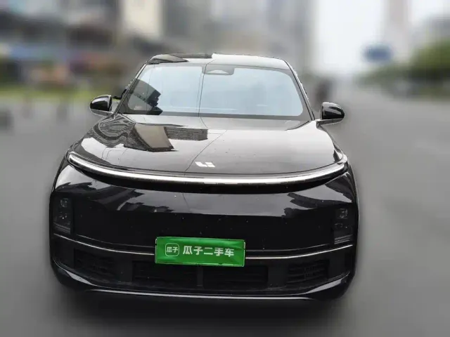 Li Auto L8 — Фото автомобиля 23