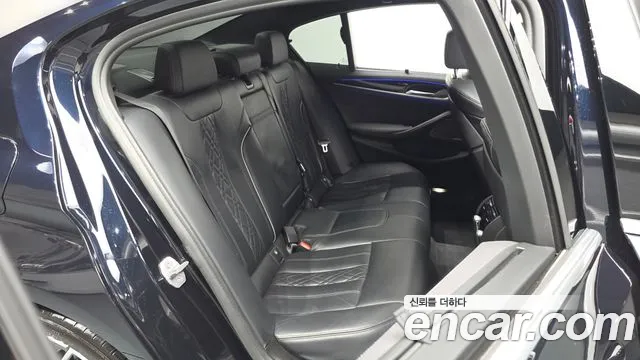 BMW 5-Series 5 серия (G30) 530i xDrive M Sport — Фото автомобиля 10