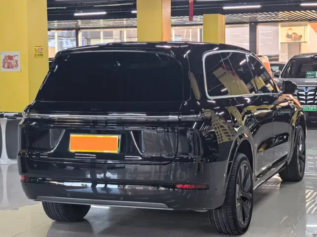 Li Auto L9 — Фото автомобиля 15