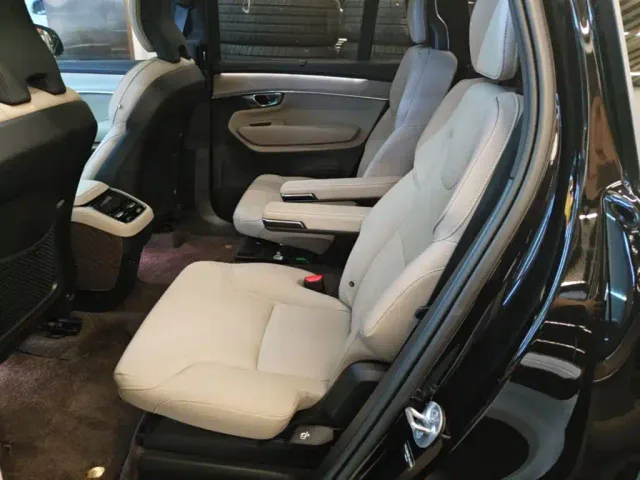 Volvo XC90 — Фото автомобиля 16