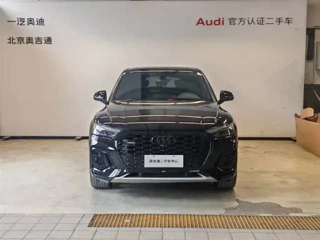 Audi Q5L Sportback — Фото автомобиля 3