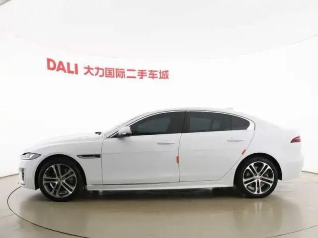 Jaguar XEL — Фото автомобиля 4