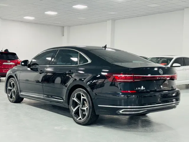 Volkswagen Passat — Фото автомобиля 7