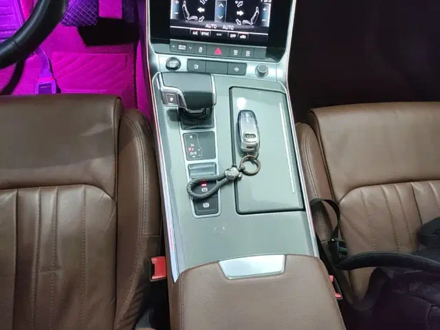 Audi A6L — Фото автомобиля 13
