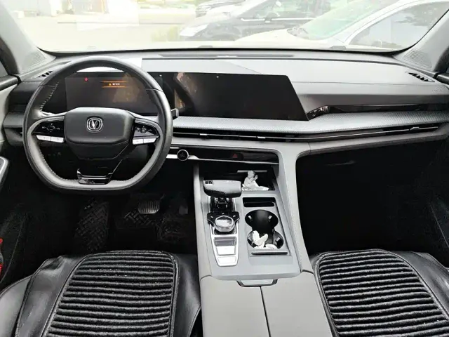 Changan Changan CS75 PLUS 2022 2nd Gen 2.0T Automatic Premium — Фото автомобиля 12