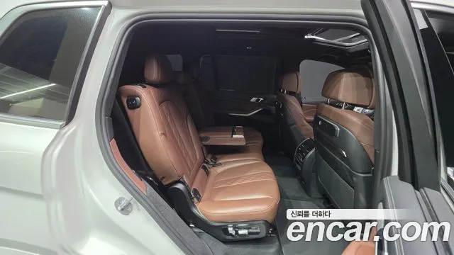 BMW X7 xDrive 40d M Sport 7 мест — Фото автомобиля 14