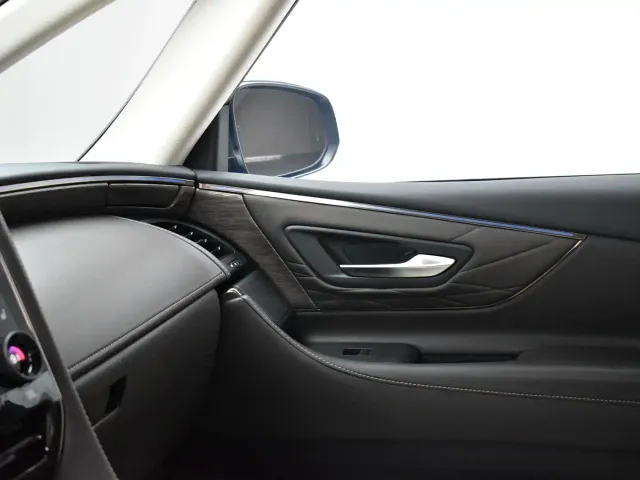 Toyota Alphard — Фото автомобиля 11