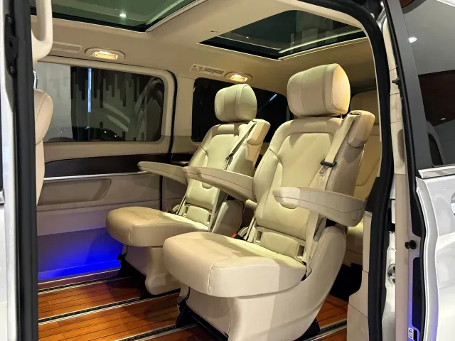 Mercedes-Benz V-Class — Фото автомобиля 16