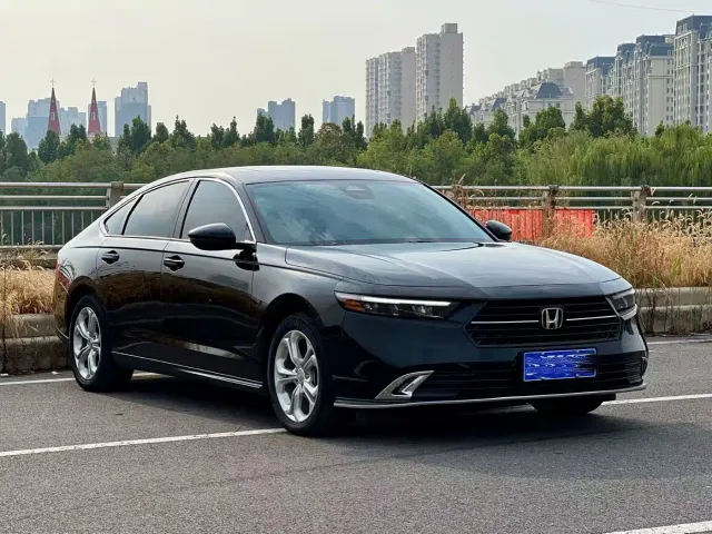 Honda Accord — Фото автомобиля 3