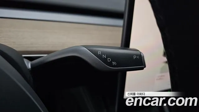 Tesla Model Y — Фото автомобиля 9