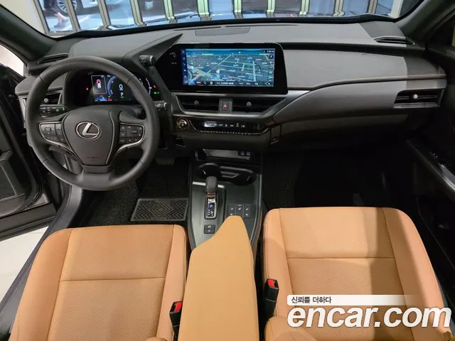 Lexus UX UX300h — Фото автомобиля 7