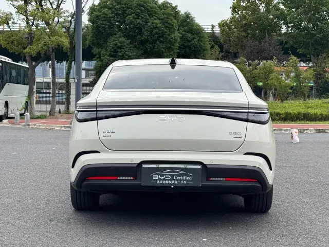 BYD Seal 07 DM-i — Фото автомобиля 16