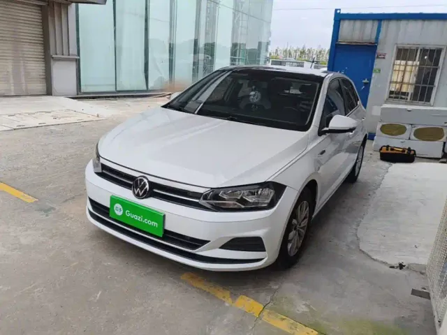 Фотография автомобиля — Volkswagen Polo