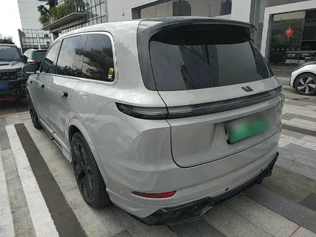 Li Auto L9 — Фото автомобиля 4
