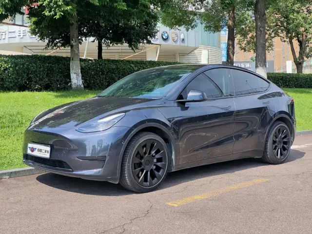 Фотография автомобиля — Tesla Model Y