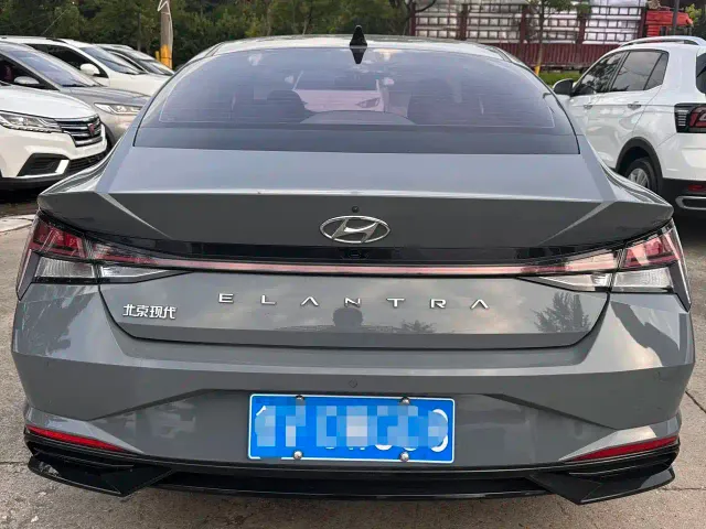 Hyundai Elantra — Фото автомобиля 5