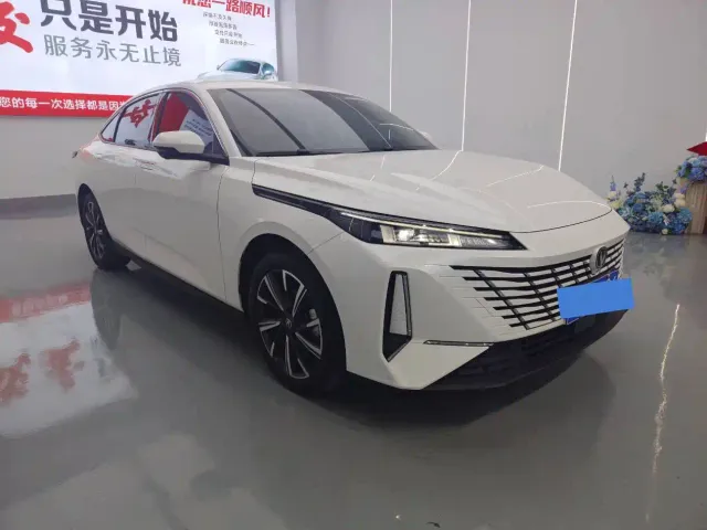 Changan Eado — Фото автомобиля 3