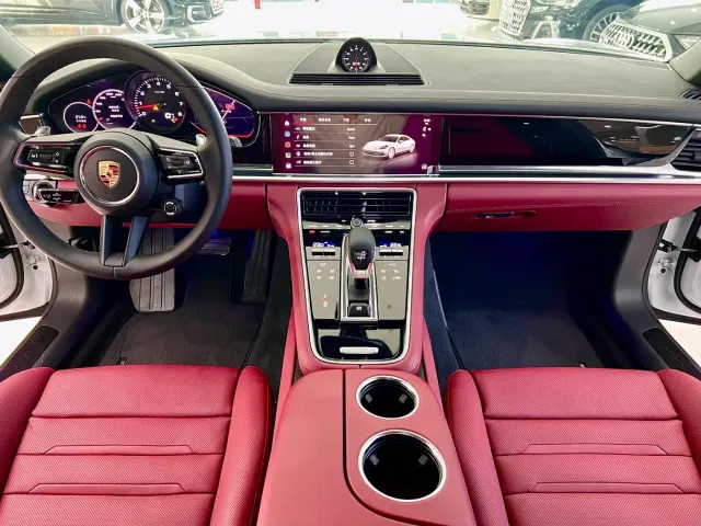 Porsche Panamera — Фото автомобиля 10