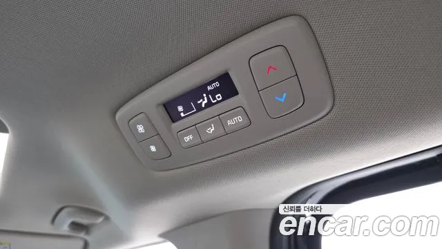 Kia Carnival Generation 4 — Фото автомобиля 30