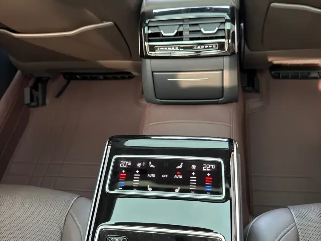 Audi A8 — Фото автомобиля 7