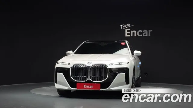 BMW 7 Series G70 — Фото автомобиля 3