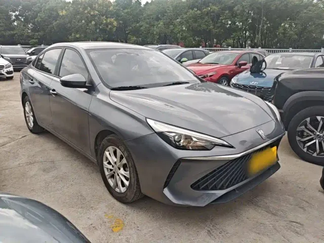 Roewe i5 — Фото автомобиля 3