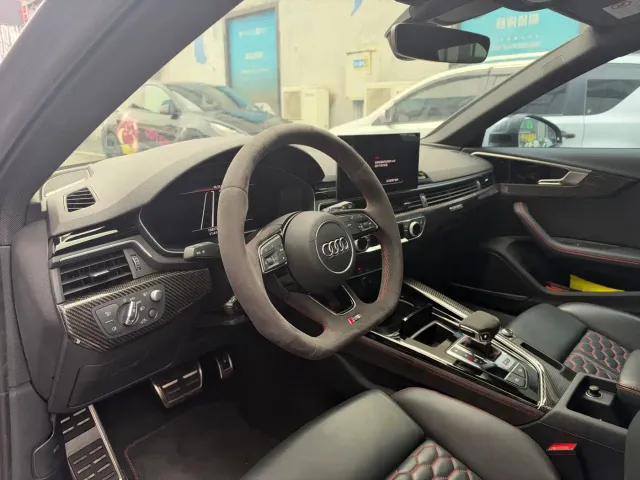 Audi RS 4 — Фото автомобиля 8