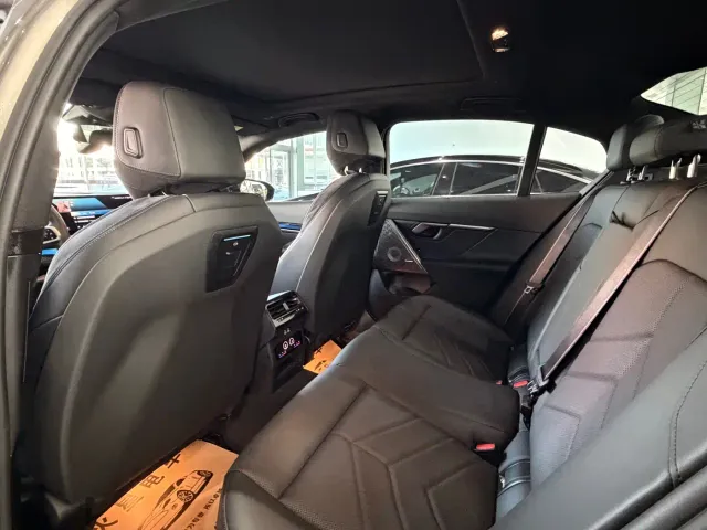 BMW i5 M60 — Фото автомобиля 6