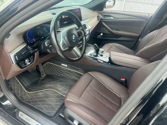 BMW 5 Series — Фото автомобиля 7