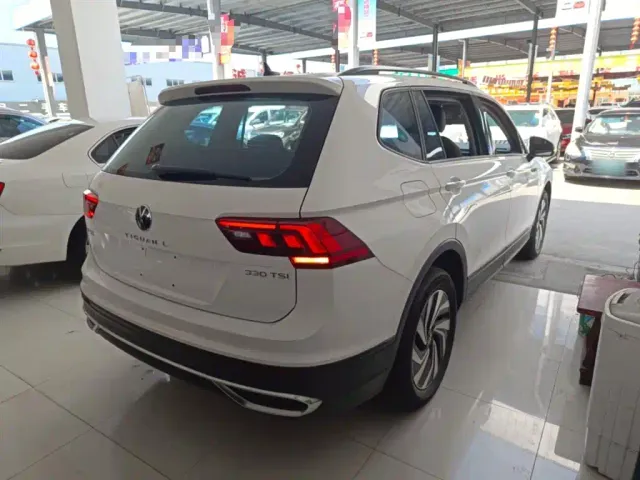 Volkswagen Tiguan L — Фото автомобиля 4