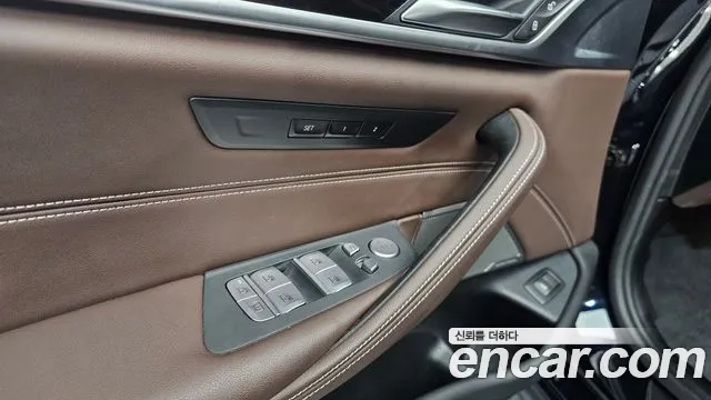 BMW 5-Series — Фото автомобиля 25