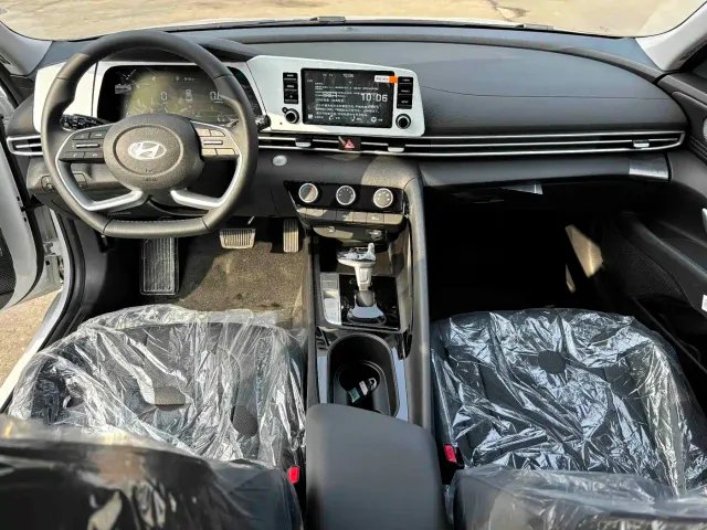 Hyundai Elantra — Фото автомобиля 5