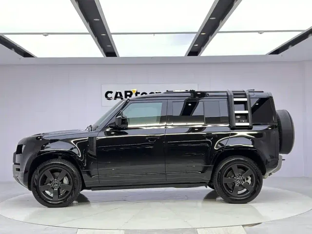 Land Rover Defender — Фото автомобиля 2